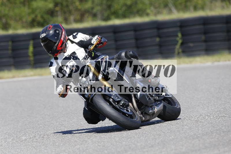 Archiv-2025/48 25.08.2025 Cornu Master School ADR/rot-rouge/112